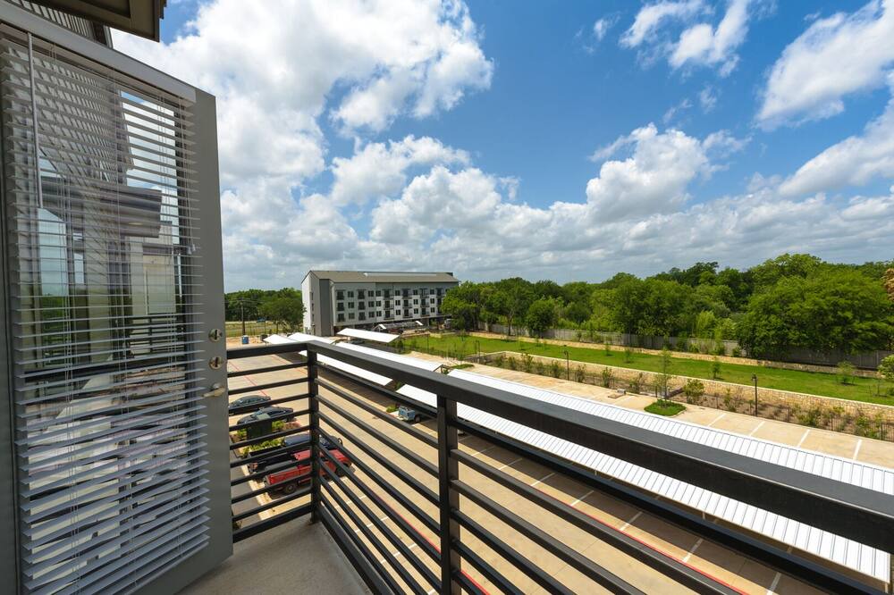 Photo of Patio Balcony in Govalle
