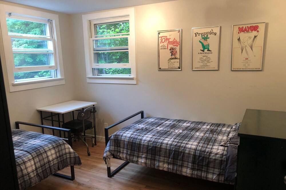 Photo of Bedroom in Hollowville