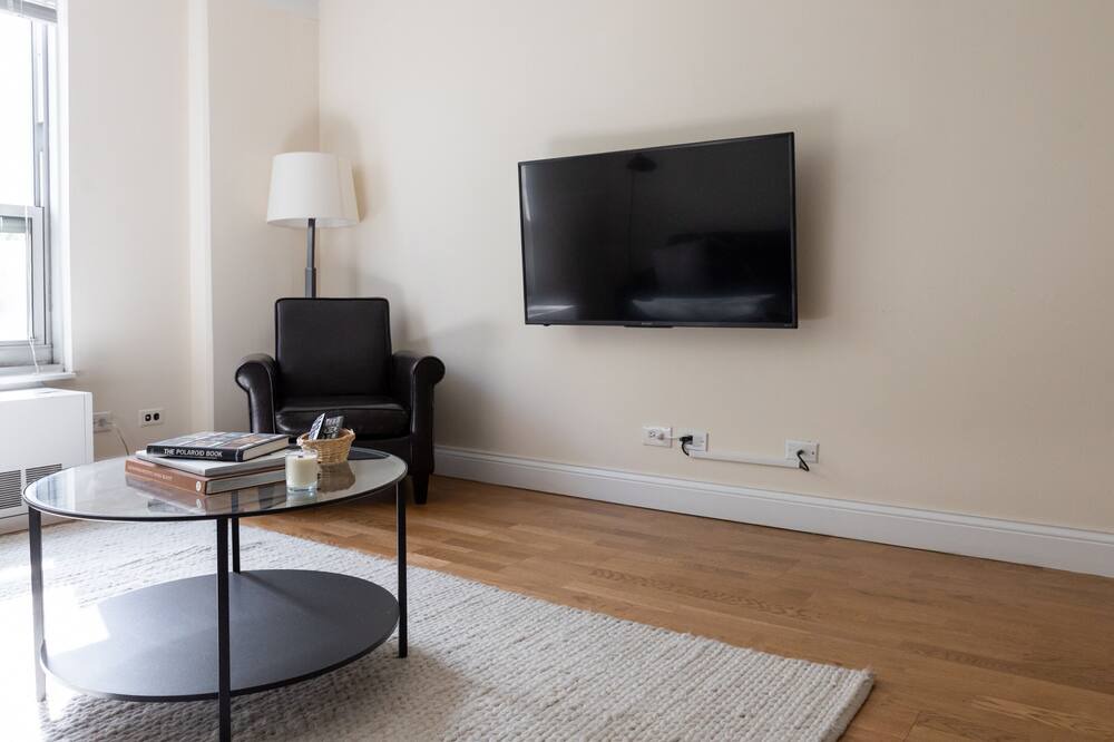 Photo of Livingroom in Ravenswood