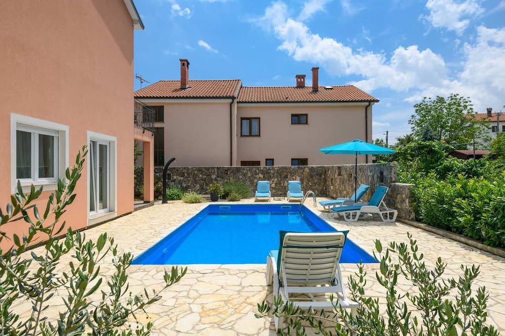 Photo of Outdoor in Trinajstici