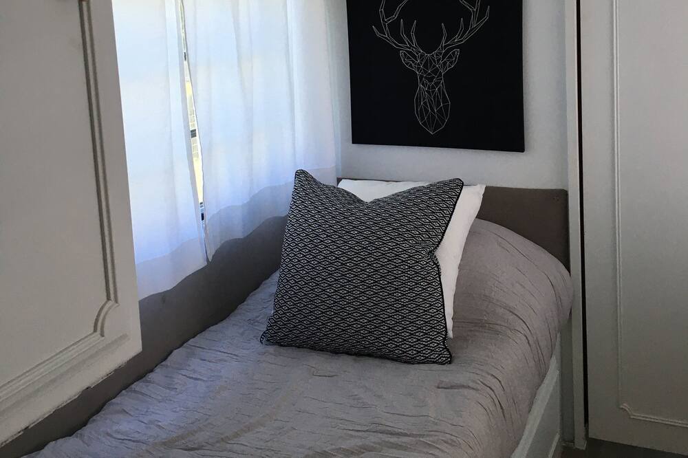 Photo of Bedroom in Justin