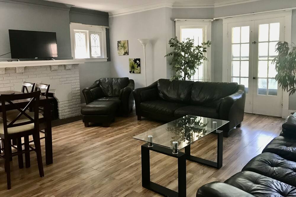Photo of Livingroom in Hough
