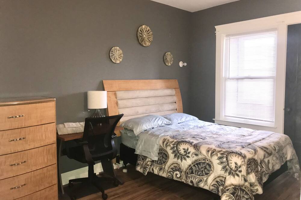 Photo of Bedroom in Hough