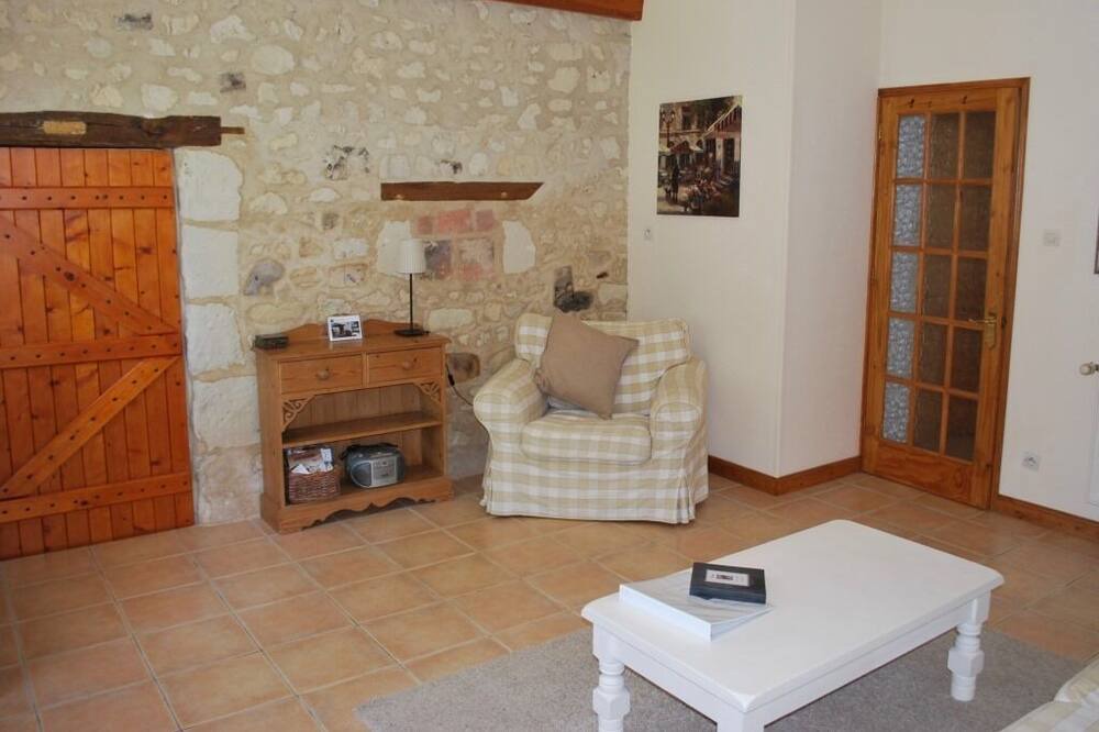 Photo of Livingroom in Noyant-Villages
