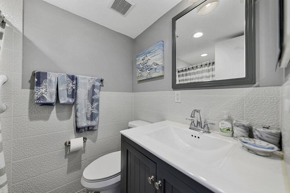 Photo of Bathroom in Golden Beach