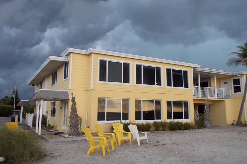 Photo of Outdoor in Golden Beach
