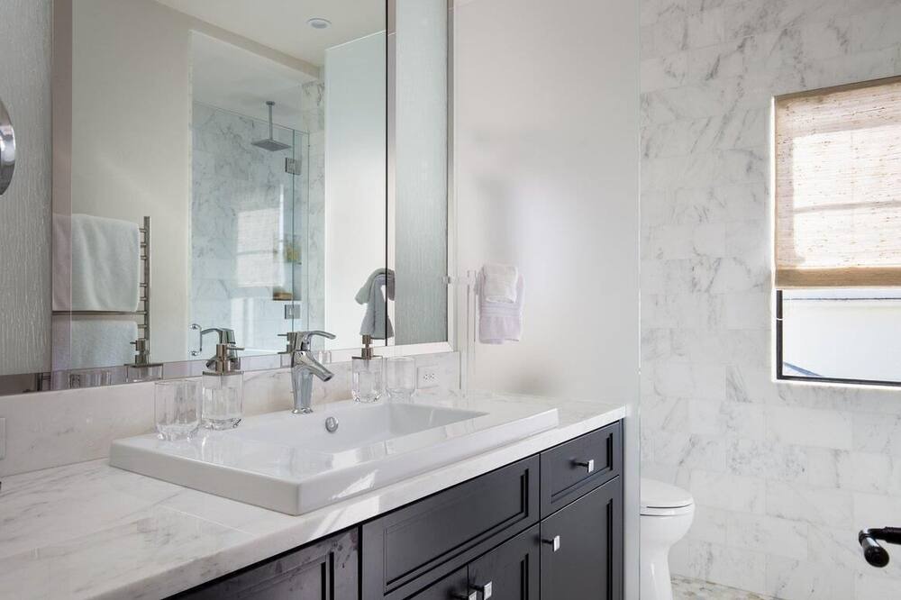 Photo of Bathroom in Golden Rectangle