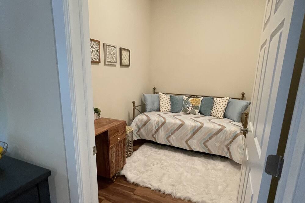 Photo of Bedroom in Matawan