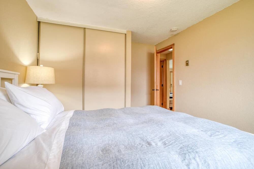 Photo of Bedroom in Gearhart