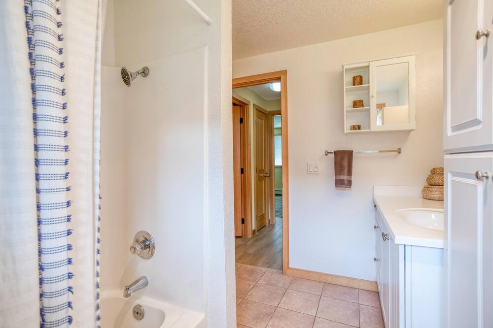 Photo of Bathroom in Gearhart