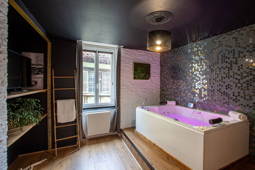 Photo of Bathroom in Champ de Foire