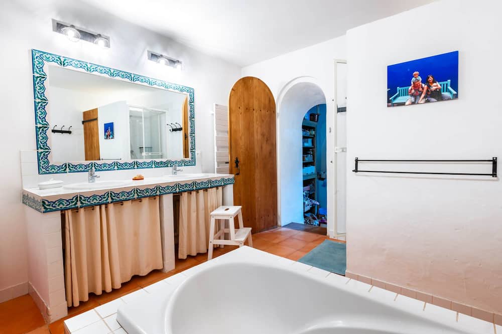 Photo of Others in Bourdeaux