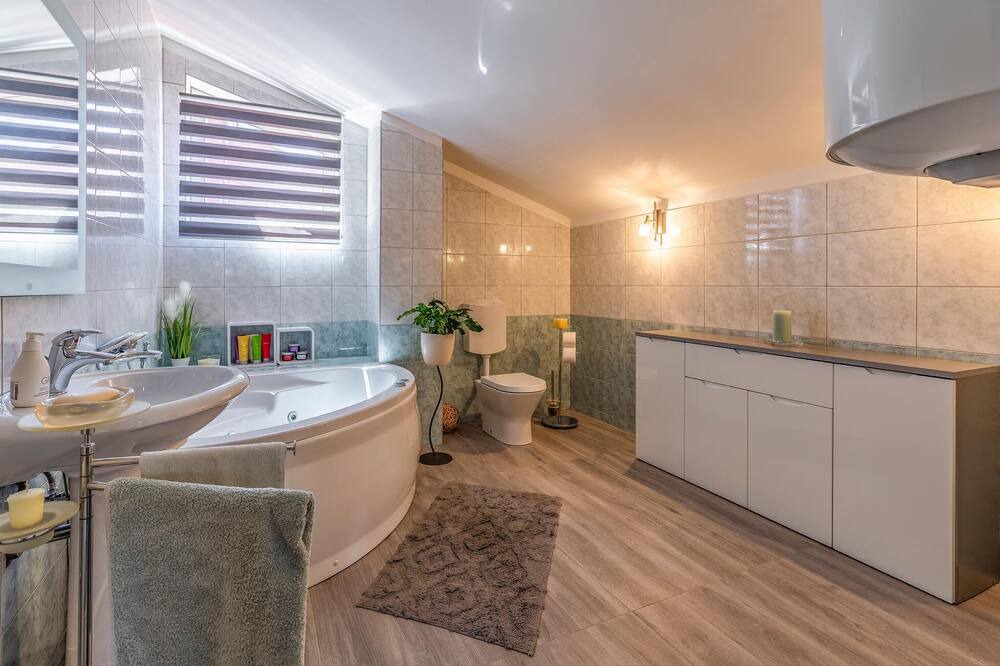Photo of Bathroom in Veruda