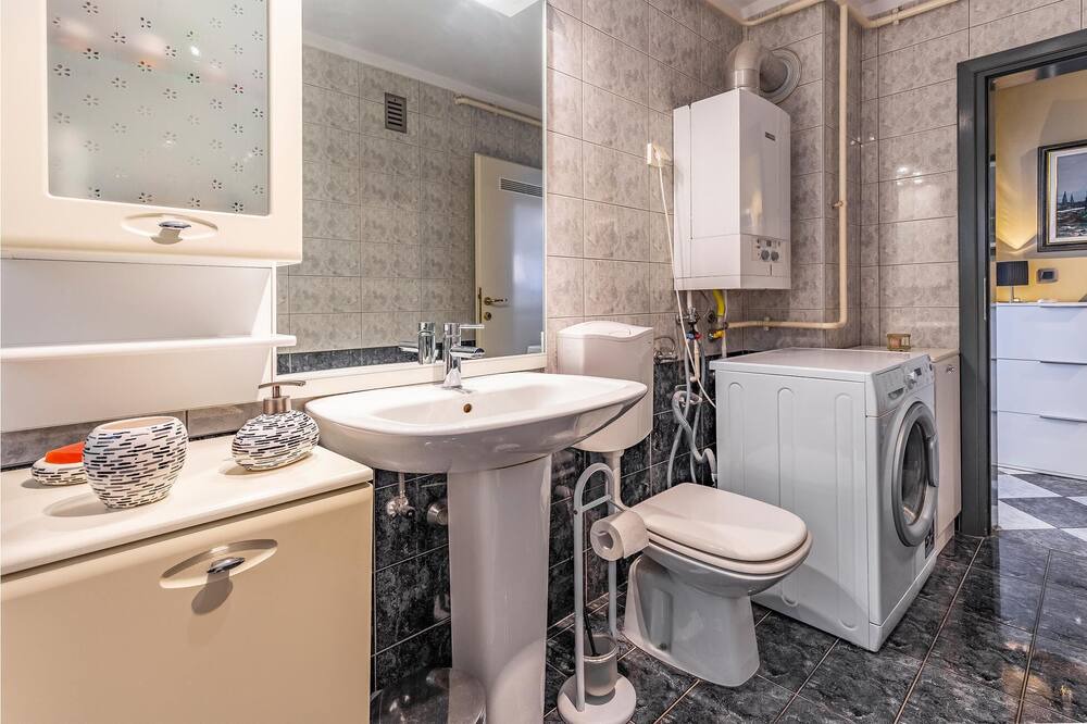 Photo of Bathroom in Veruda