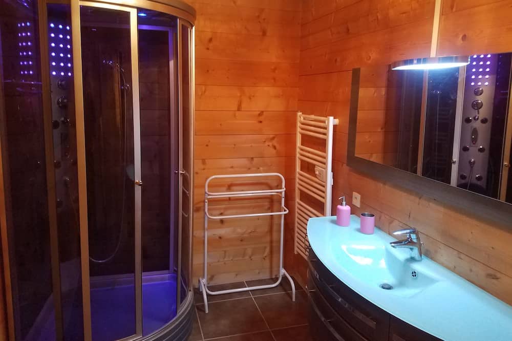 Photo of Bathroom in Premanon