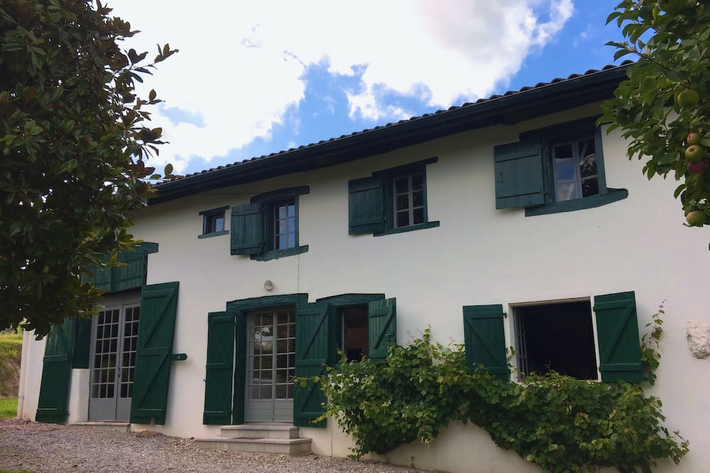 Photo of Outdoor in Sainte-Marie-de-Gosse