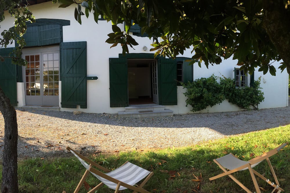 Photo of Outdoor in Sainte-Marie-de-Gosse