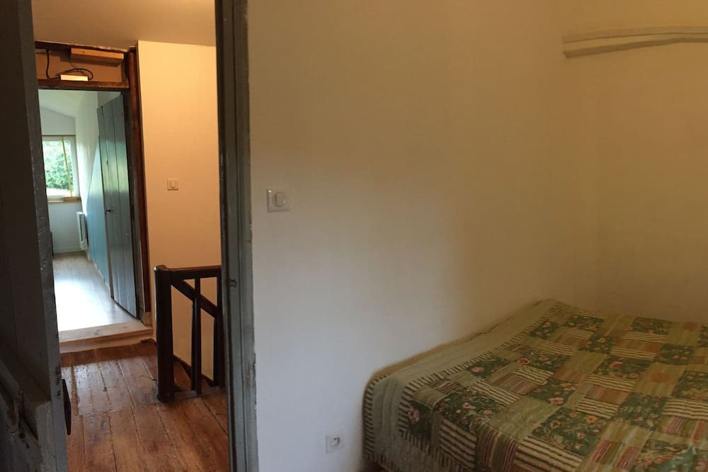Photo of Bedroom in Sainte-Marie-de-Gosse