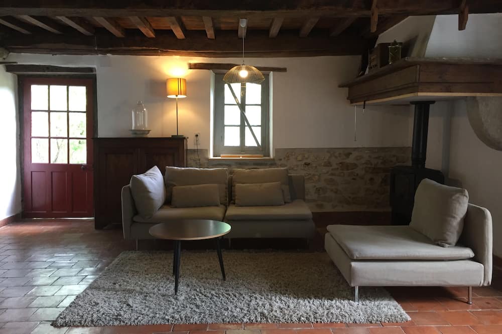 Photo of Livingroom in Sainte-Marie-de-Gosse