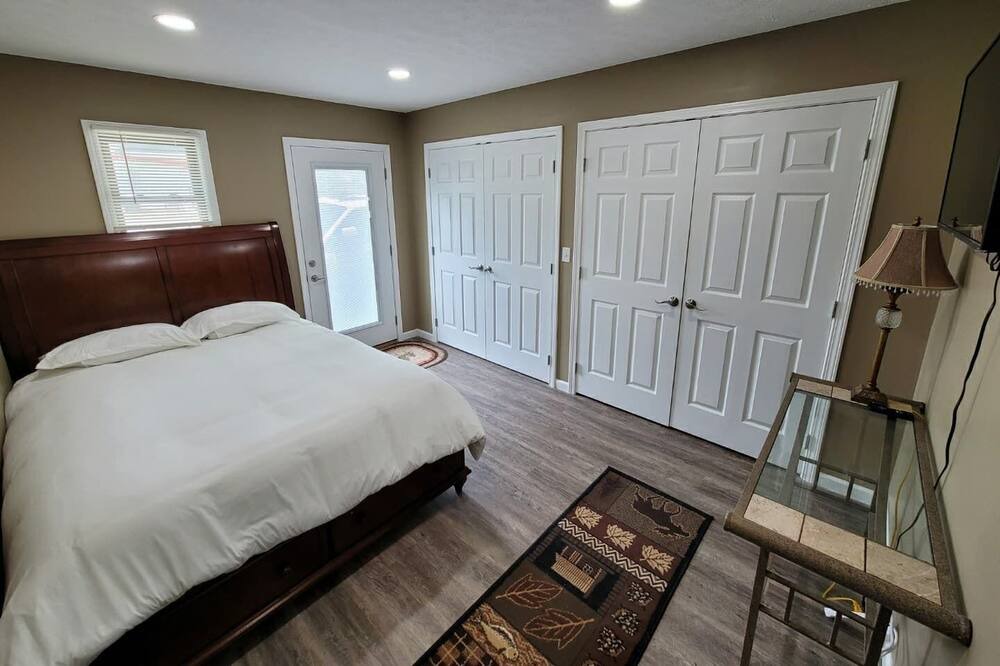 Photo of Bedroom in Russell Springs