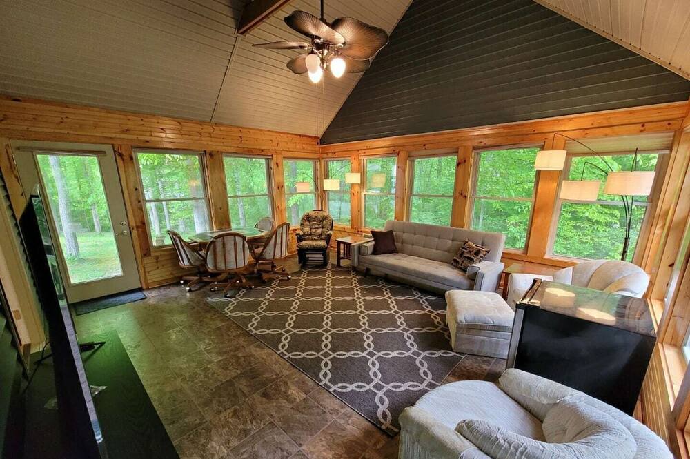 Photo of Livingroom in Russell Springs