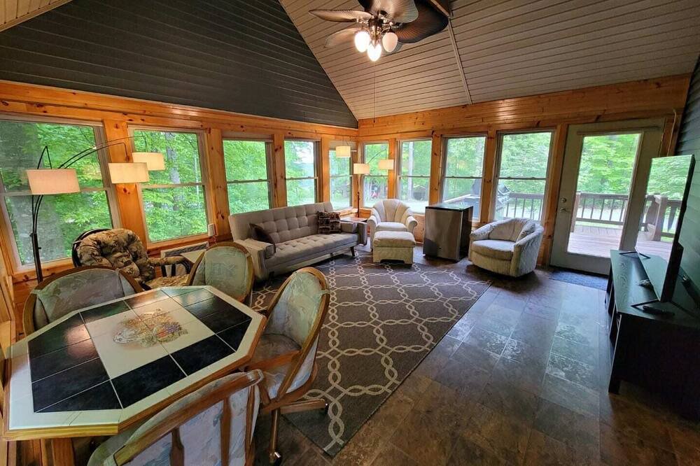 Photo of Livingroom in Russell Springs