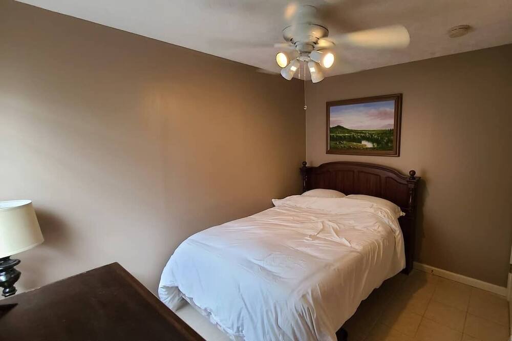 Photo of Bedroom in Russell Springs