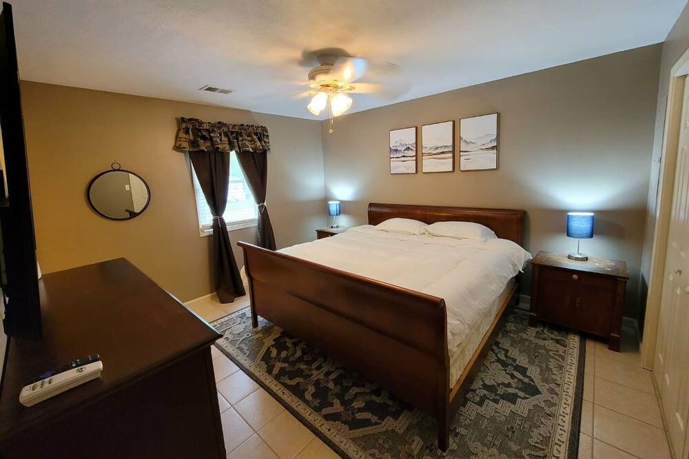 Photo of Bedroom in Russell Springs