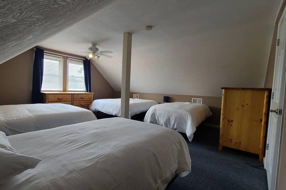 Photo of Bedroom in Russell Springs