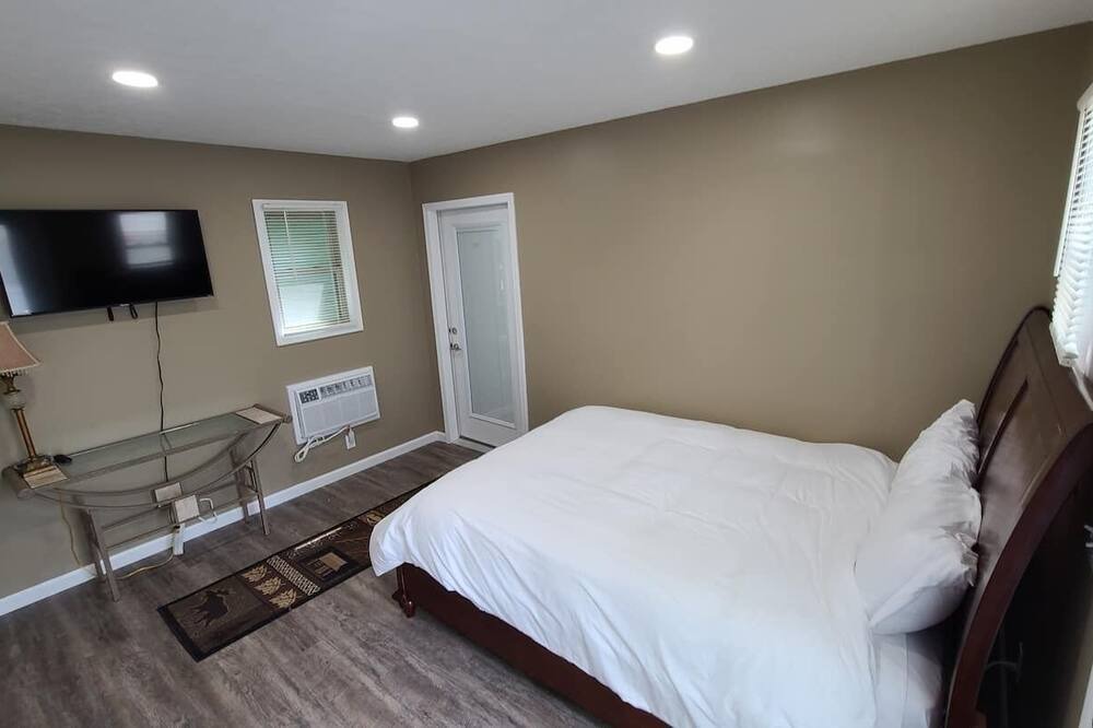 Photo of Bedroom in Russell Springs
