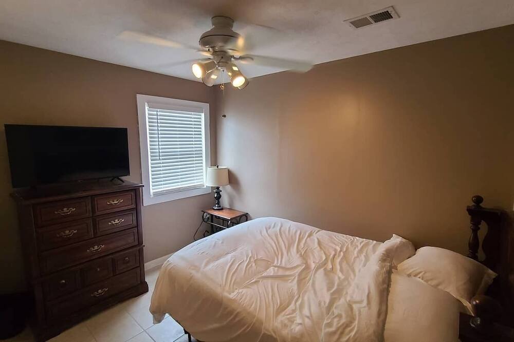 Photo of Bedroom in Russell Springs