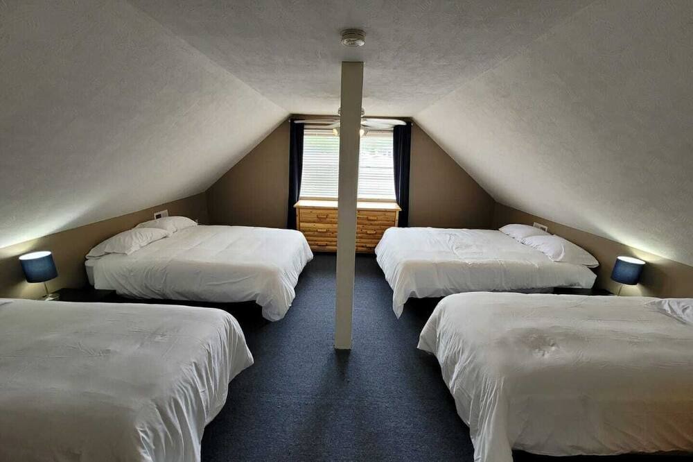 Photo of Bedroom in Russell Springs