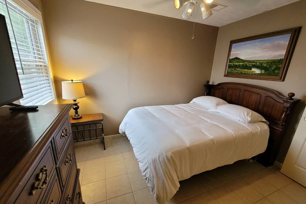 Photo of Bedroom in Russell Springs