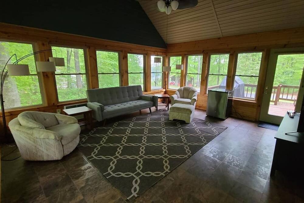Photo of Livingroom in Russell Springs