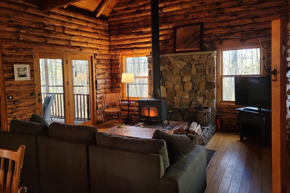 Photo of Bedroom in Town of Bleecker