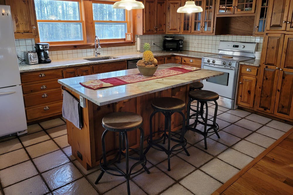 Photo of Others in Town of Bleecker