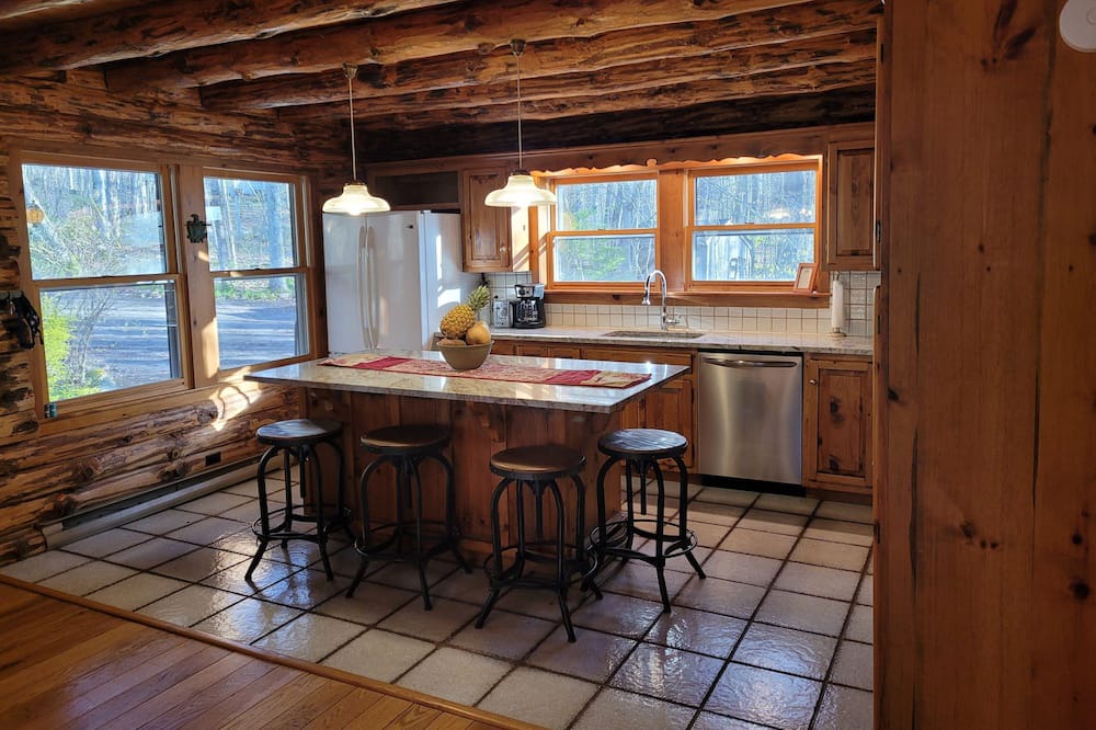 Photo of Others in Town of Bleecker