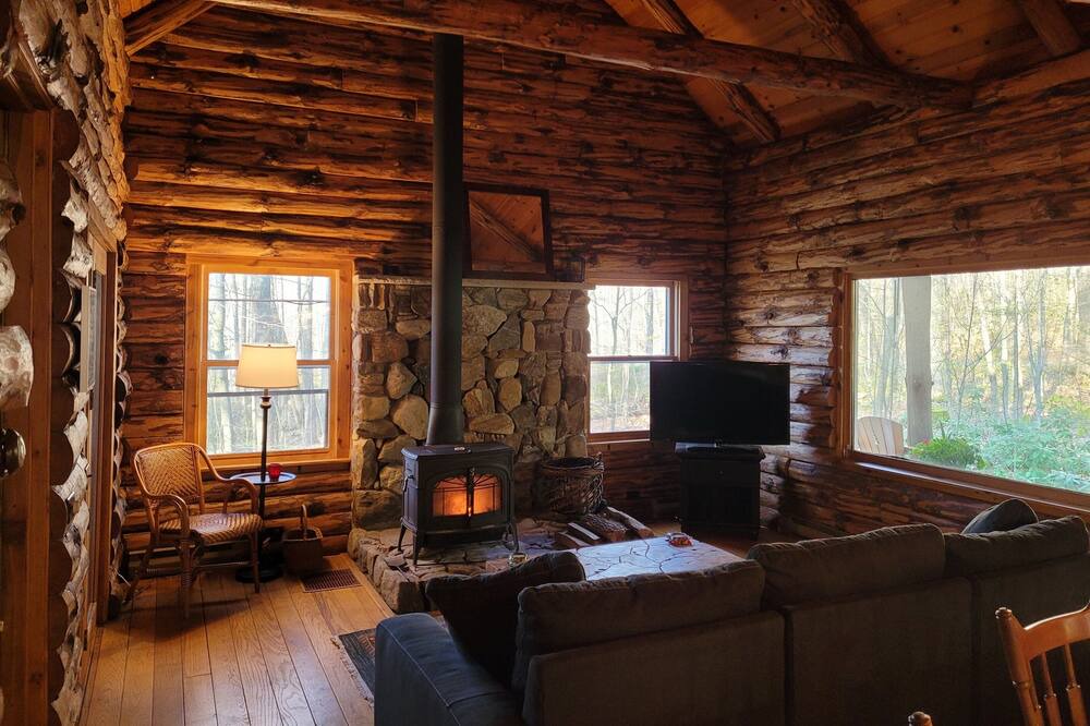 Photo of Bedroom in Town of Bleecker