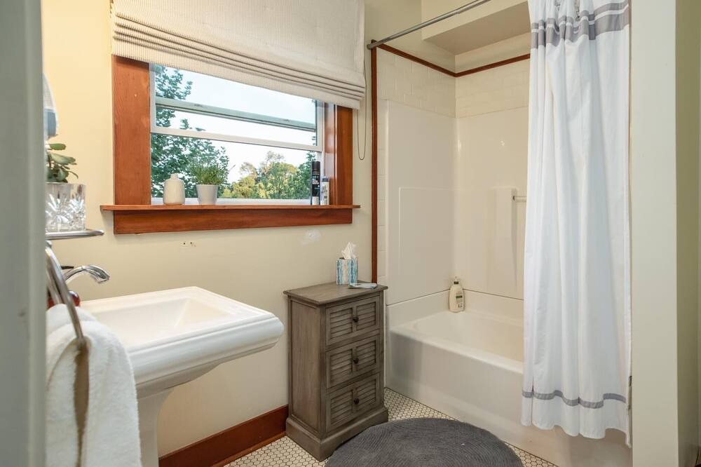 Photo of Bathroom in Winters