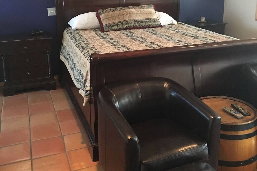 Photo of Bedroom in Saint Ambroise