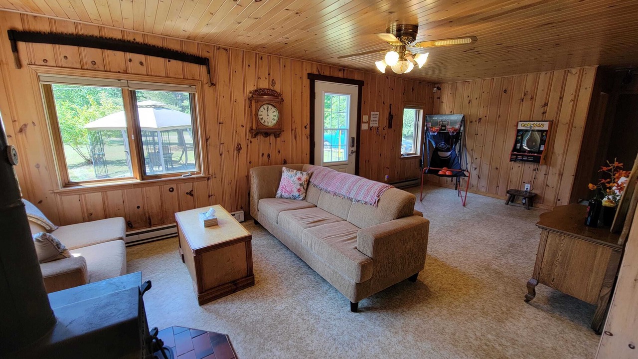 Photo of Livingroom in Low