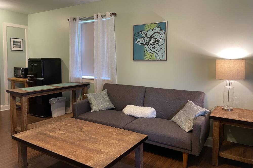 Photo of Livingroom in Poplarville