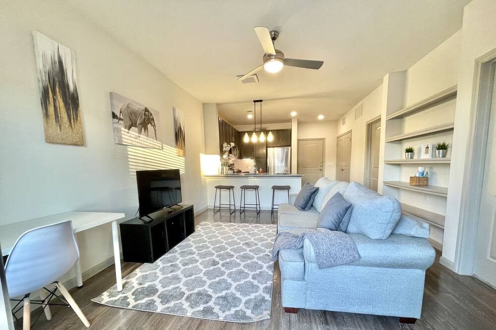 Photo of Livingroom in Pleasant Valley