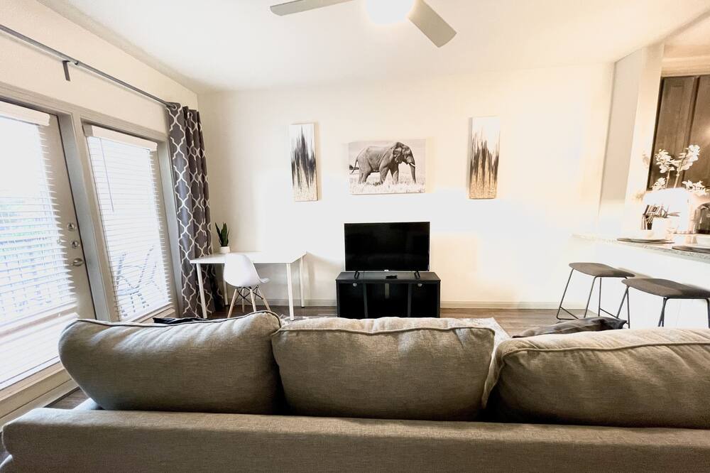 Photo of Livingroom in Pleasant Valley