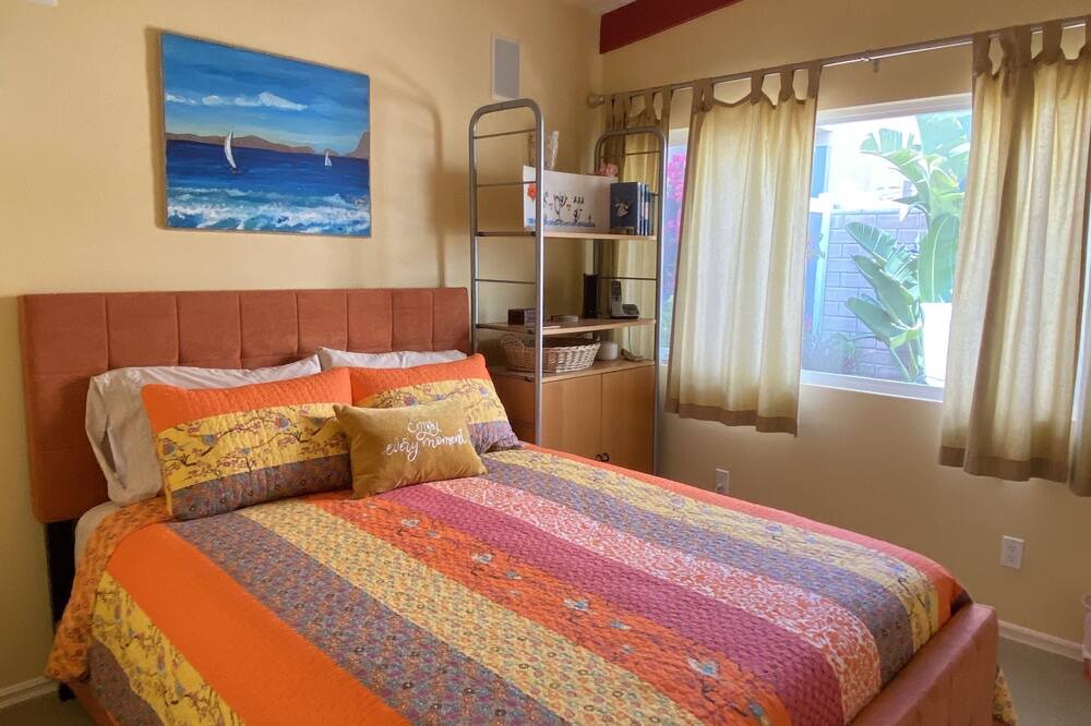 Photo of Bedroom in Hollywood Beach