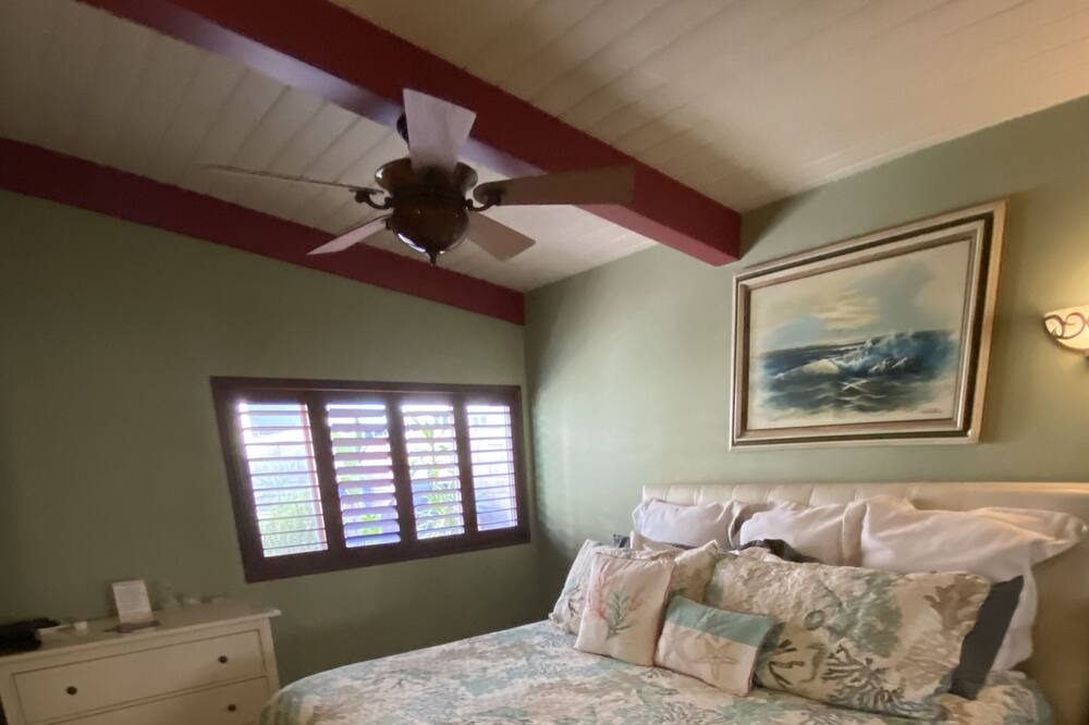Photo of Bedroom in Hollywood Beach