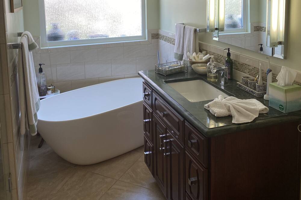 Photo of Bathroom in Hollywood Beach