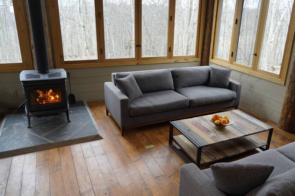 Photo of Livingroom in Utterson