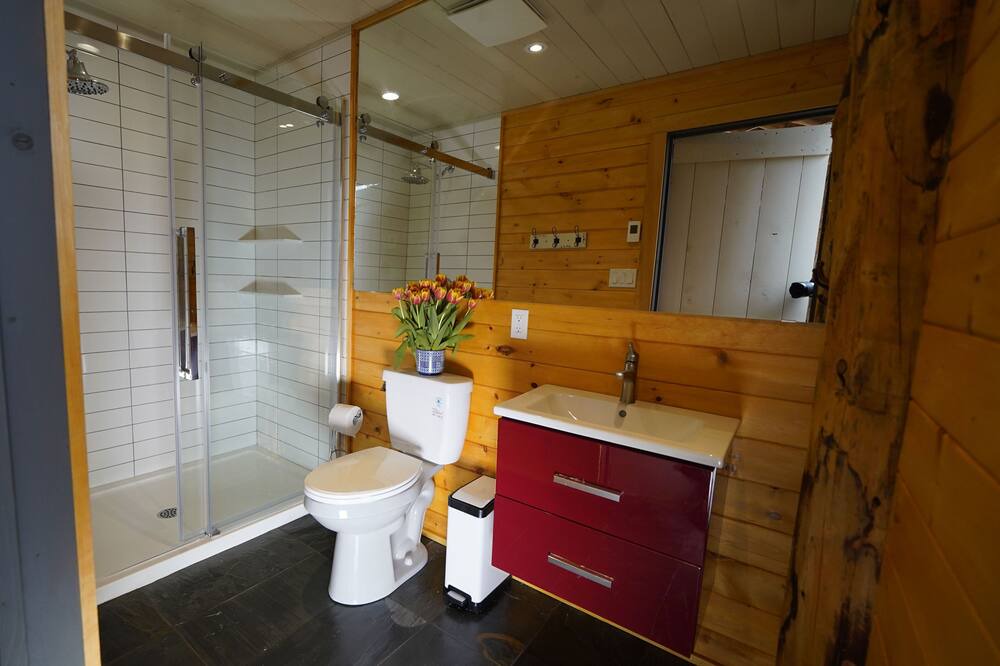 Photo of Bathroom in Utterson