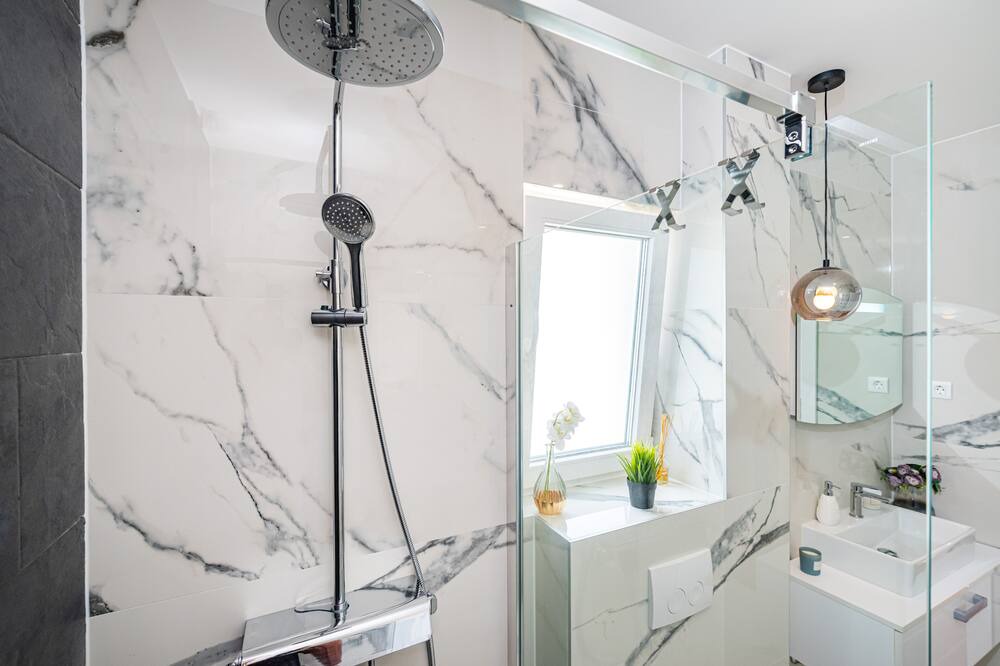 Photo of Bathroom in Nin